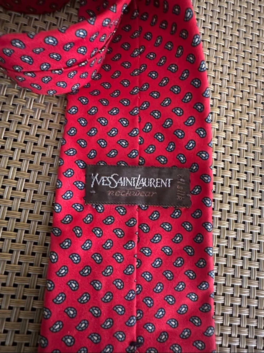 Yves Saint Laurent Red Silk Tie with Small Geometric Motif - Picture 3 of 4